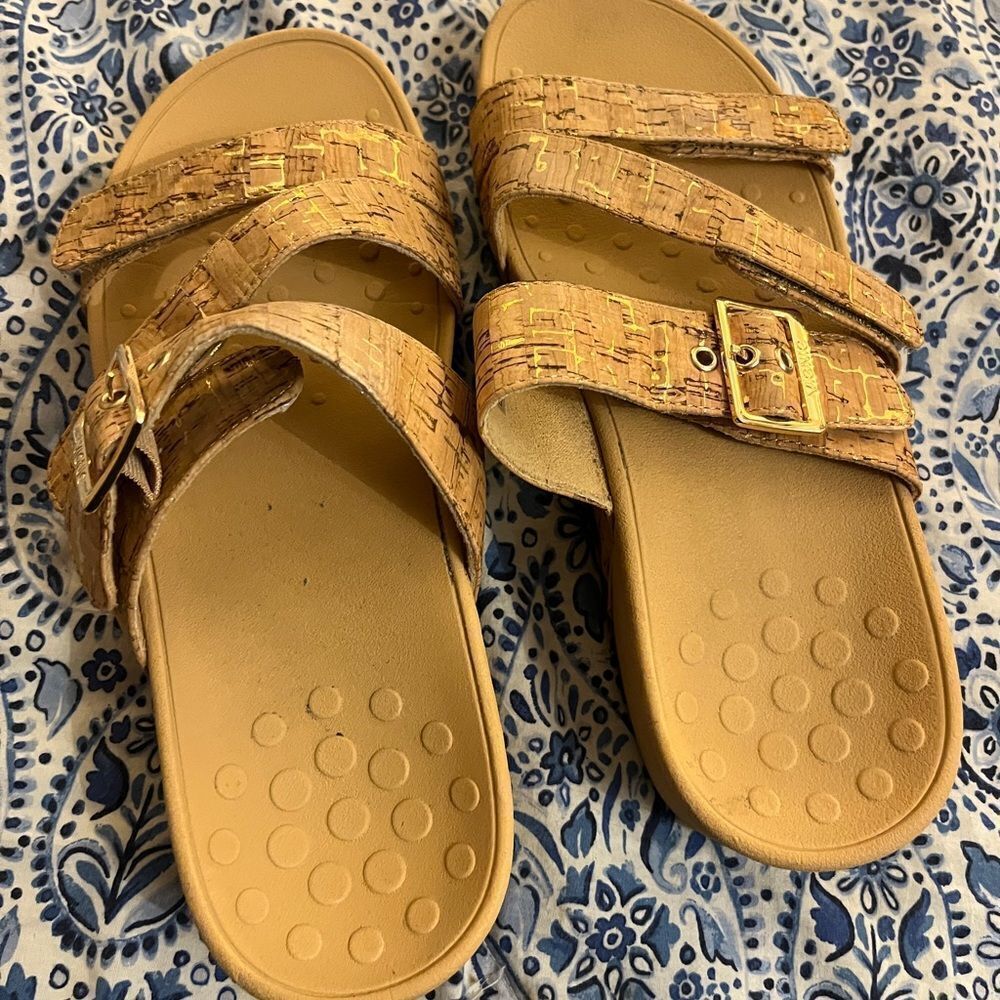 vionic cork wedge sandals